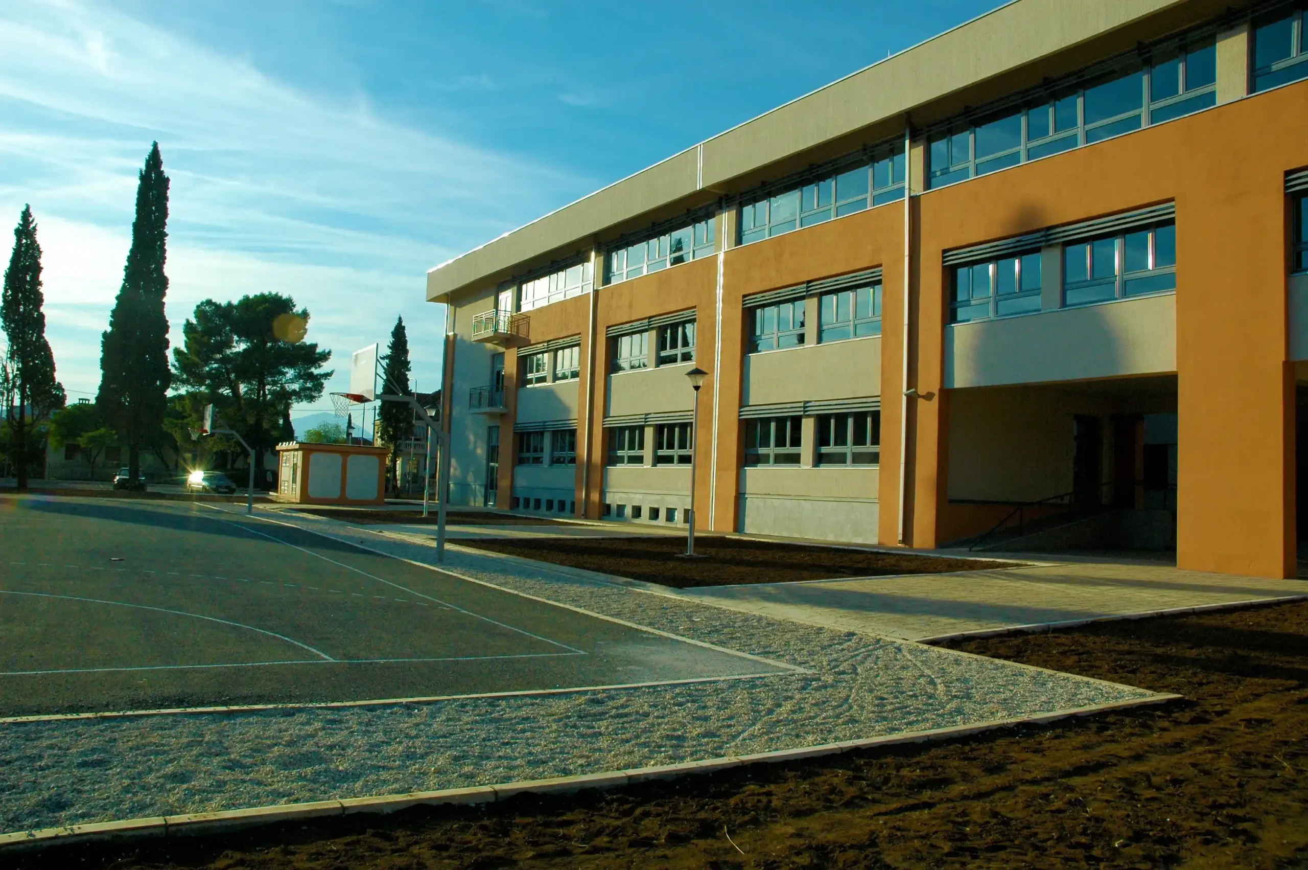 srednja ekonomska skola (1)