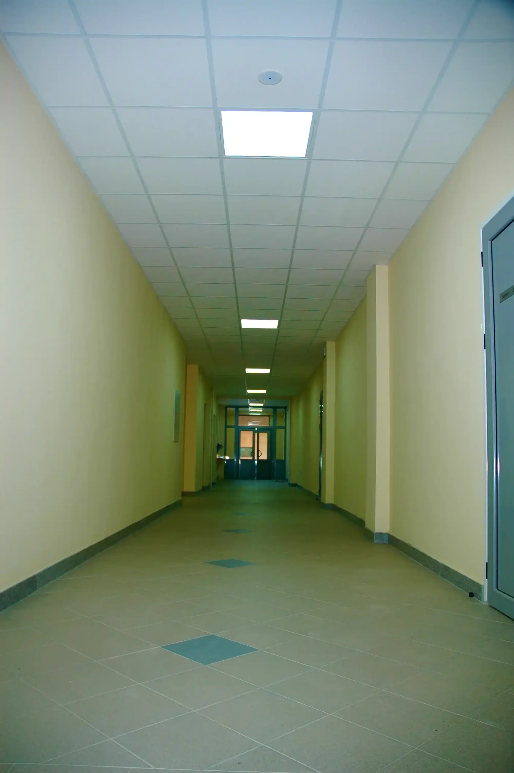 srednja ekonomska skola enterijer (13)
