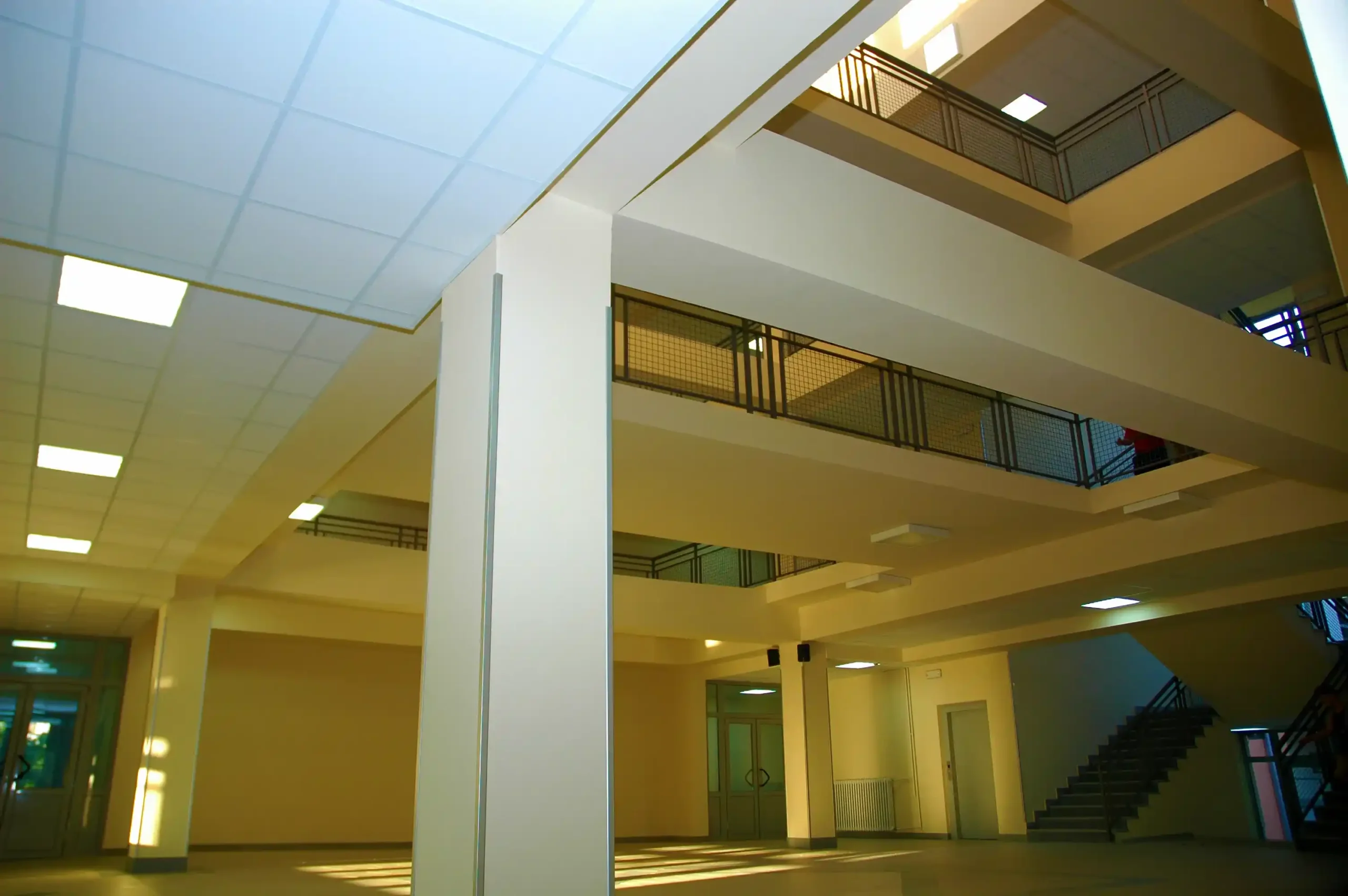 srednja ekonomska skola enterijer (14)