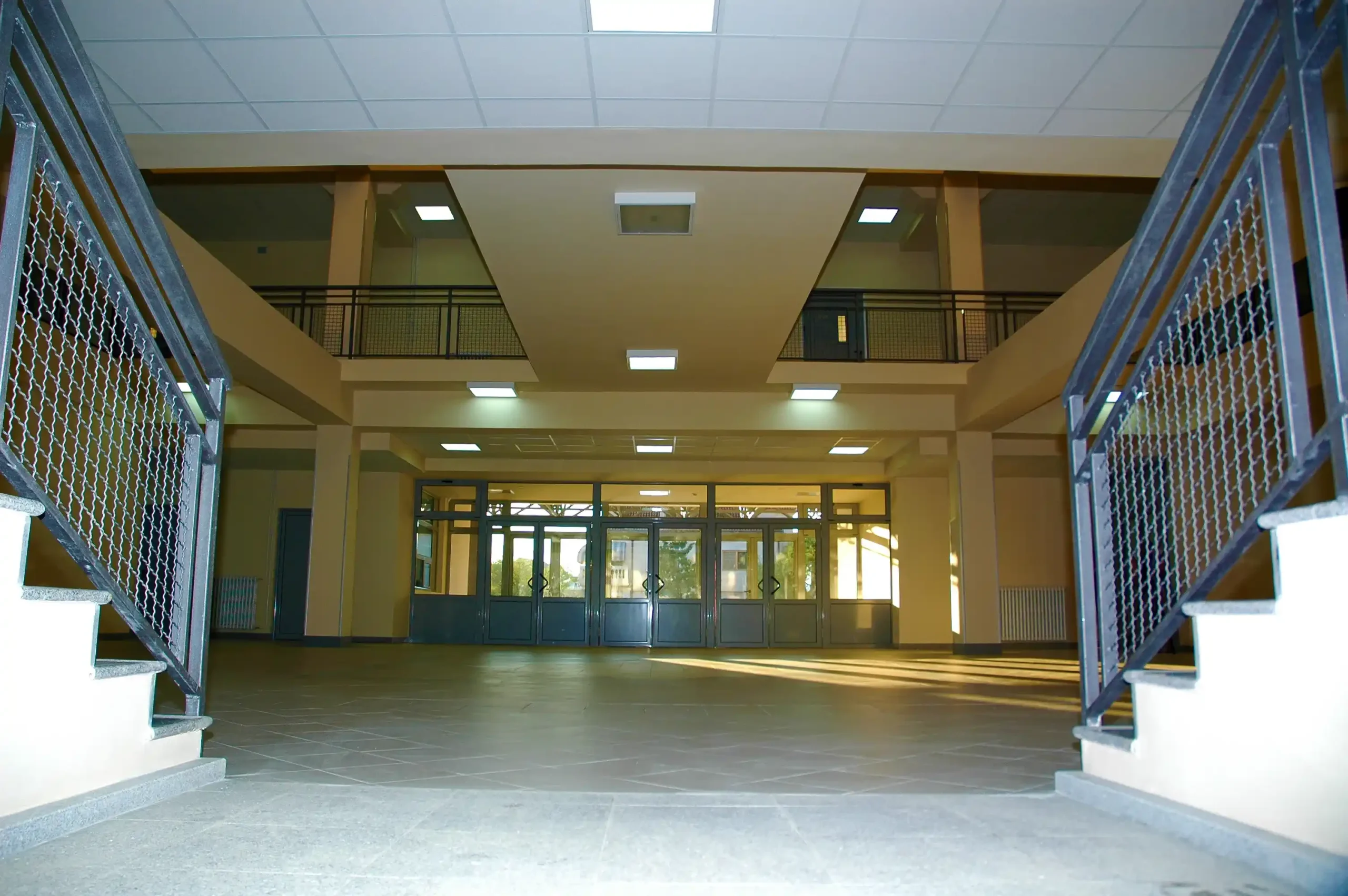 srednja ekonomska skola enterijer (18)