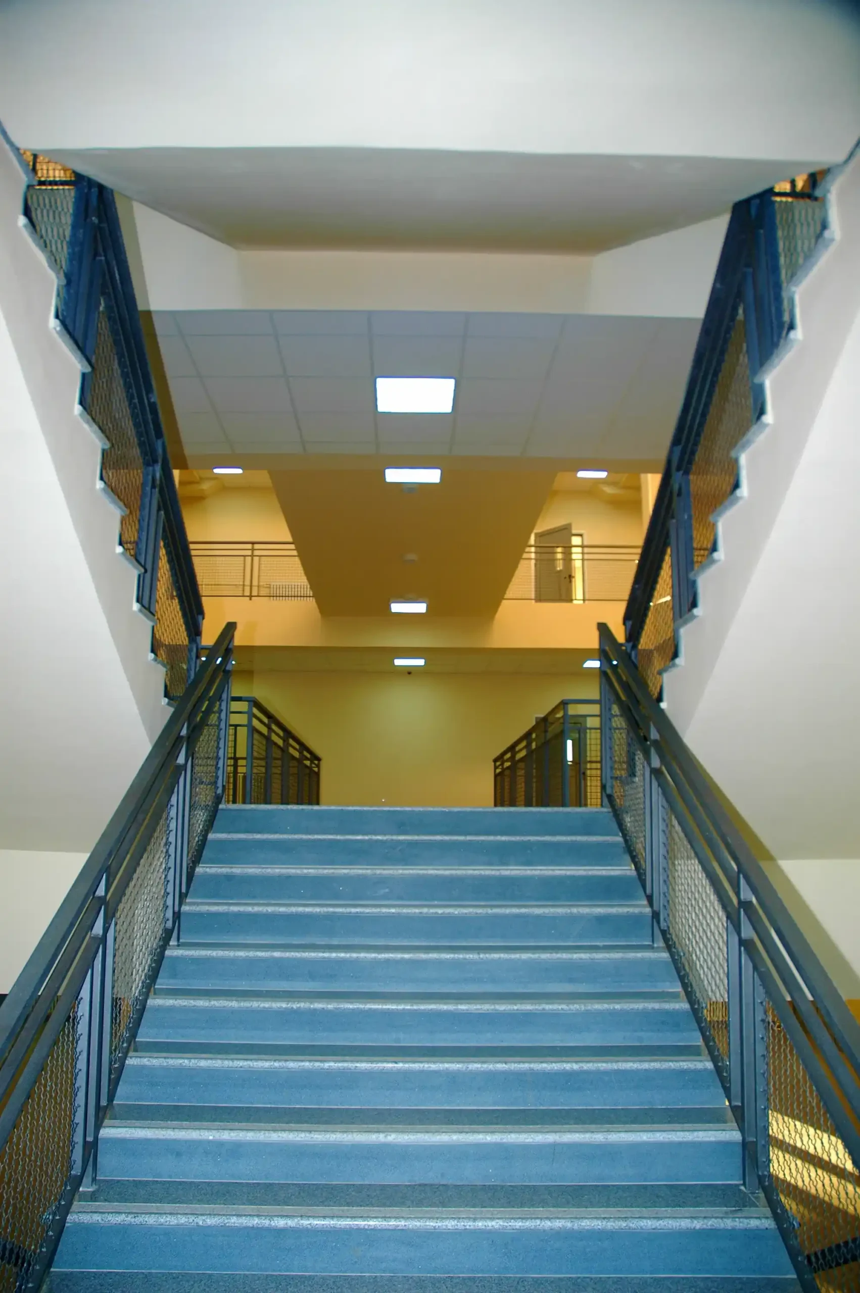 srednja ekonomska skola enterijer (19)