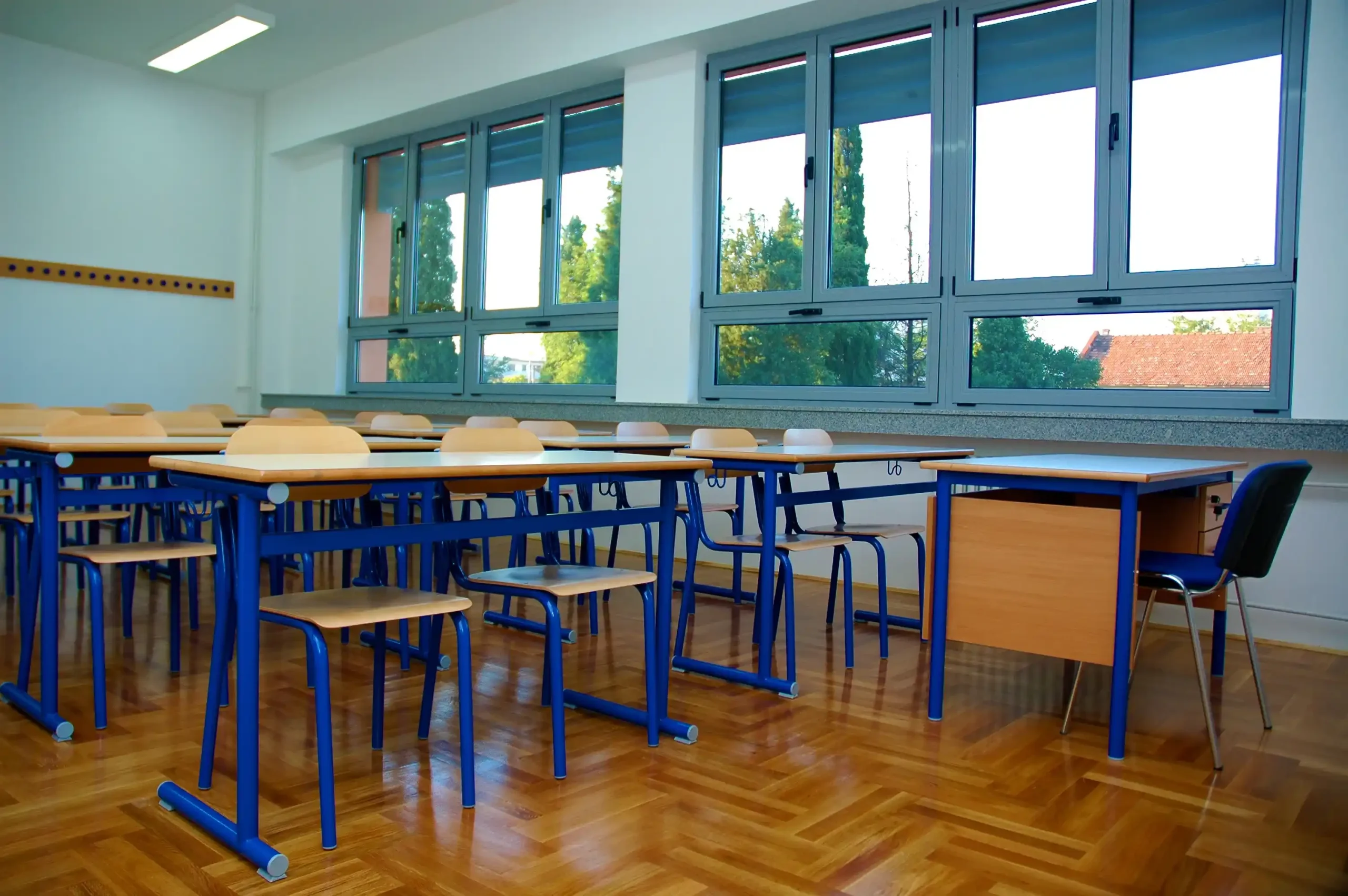 srednja ekonomska skola enterijer (20)