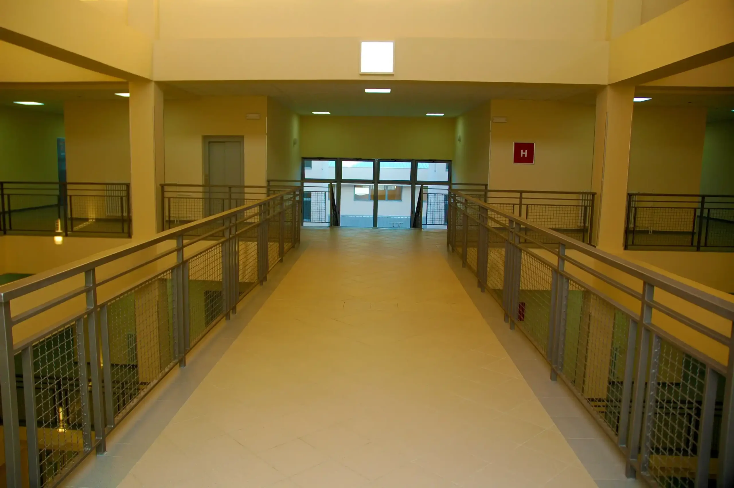 srednja ekonomska skola enterijer (3)