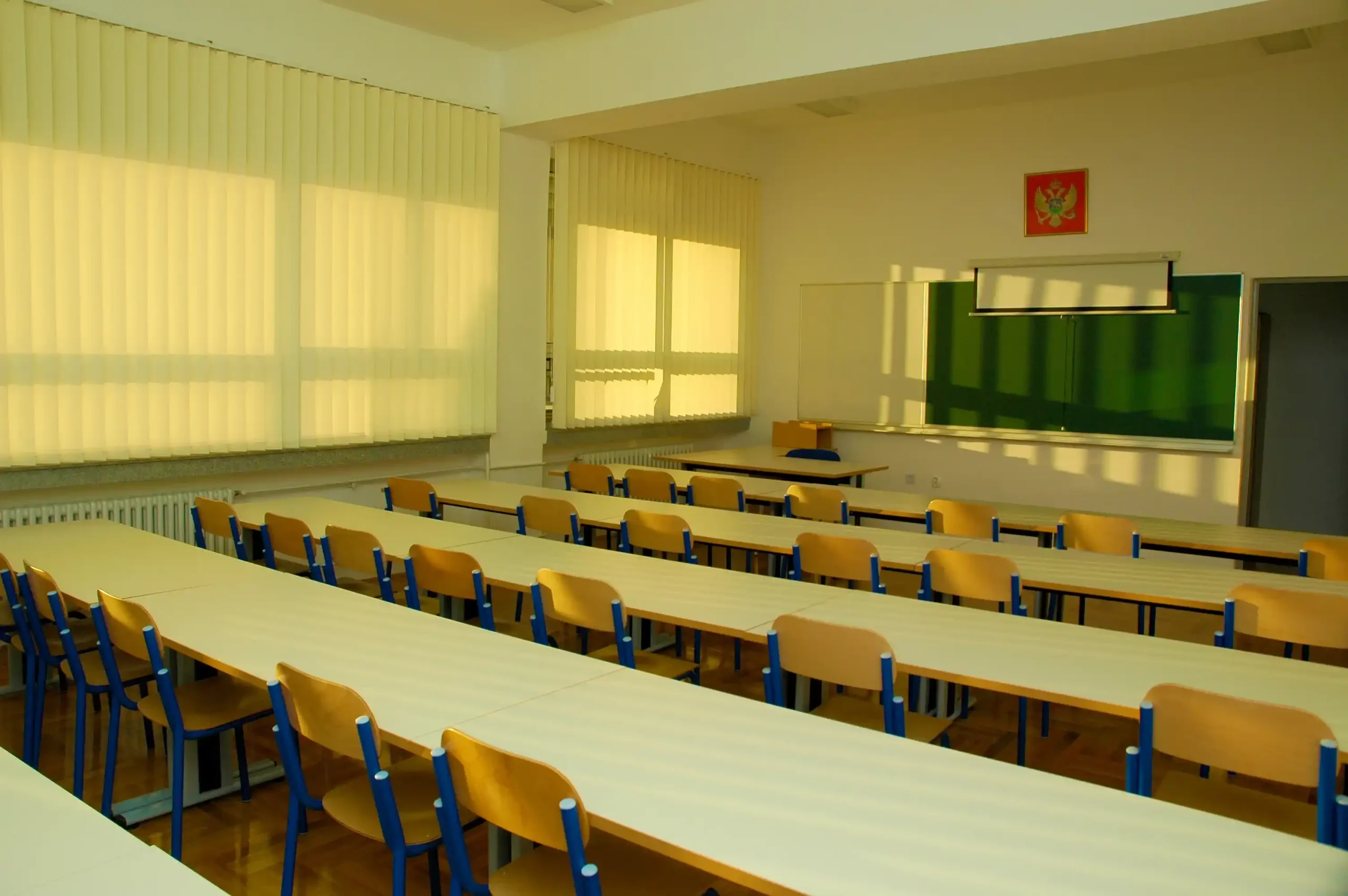 srednja ekonomska skola enterijer (5)
